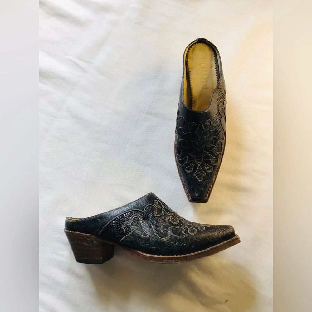 Corral Black Embroidered Mules - Picture 2 of 12